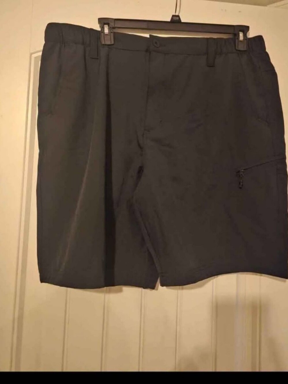 New mens size 38 tech short (regular fit 9 inch seam) color ⚫️ black!